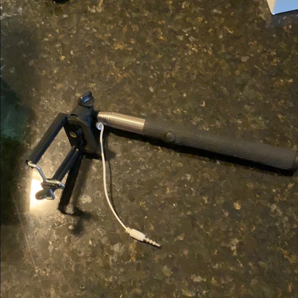 Awesome universal selfie stick.